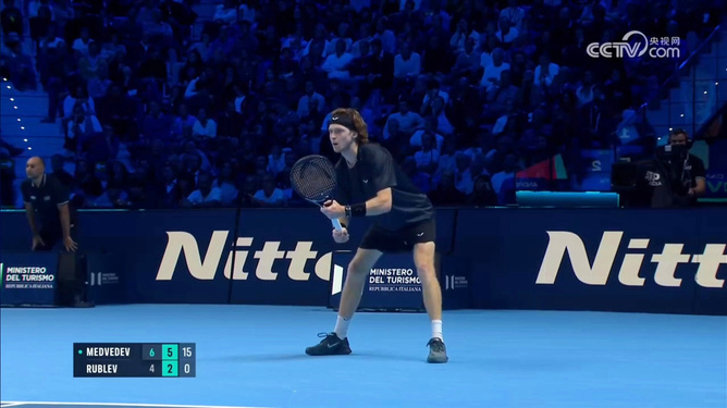 在足球的光 在足球的光