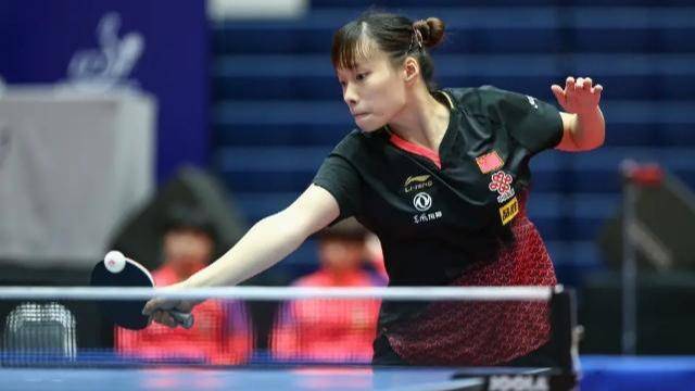 己的足球传 己的足球传