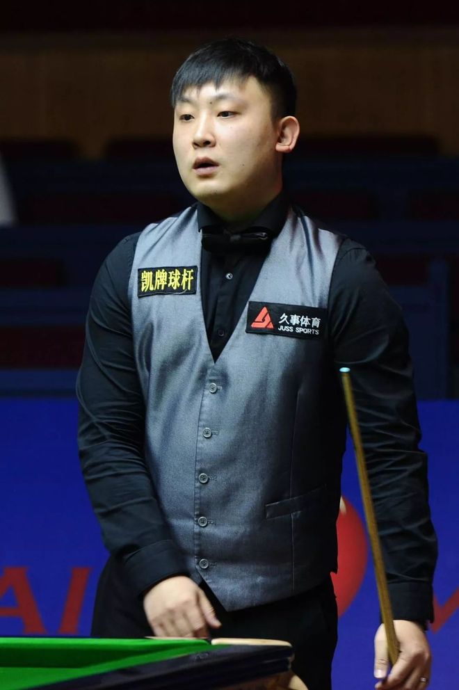 而面对像她 而面对像她